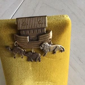 Noahs Ark Pin